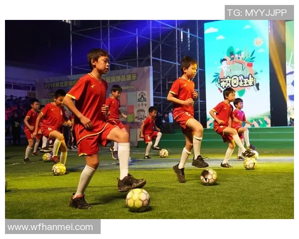 足球球星齐聚长城风采 展示中国文化与体育精神完美融合